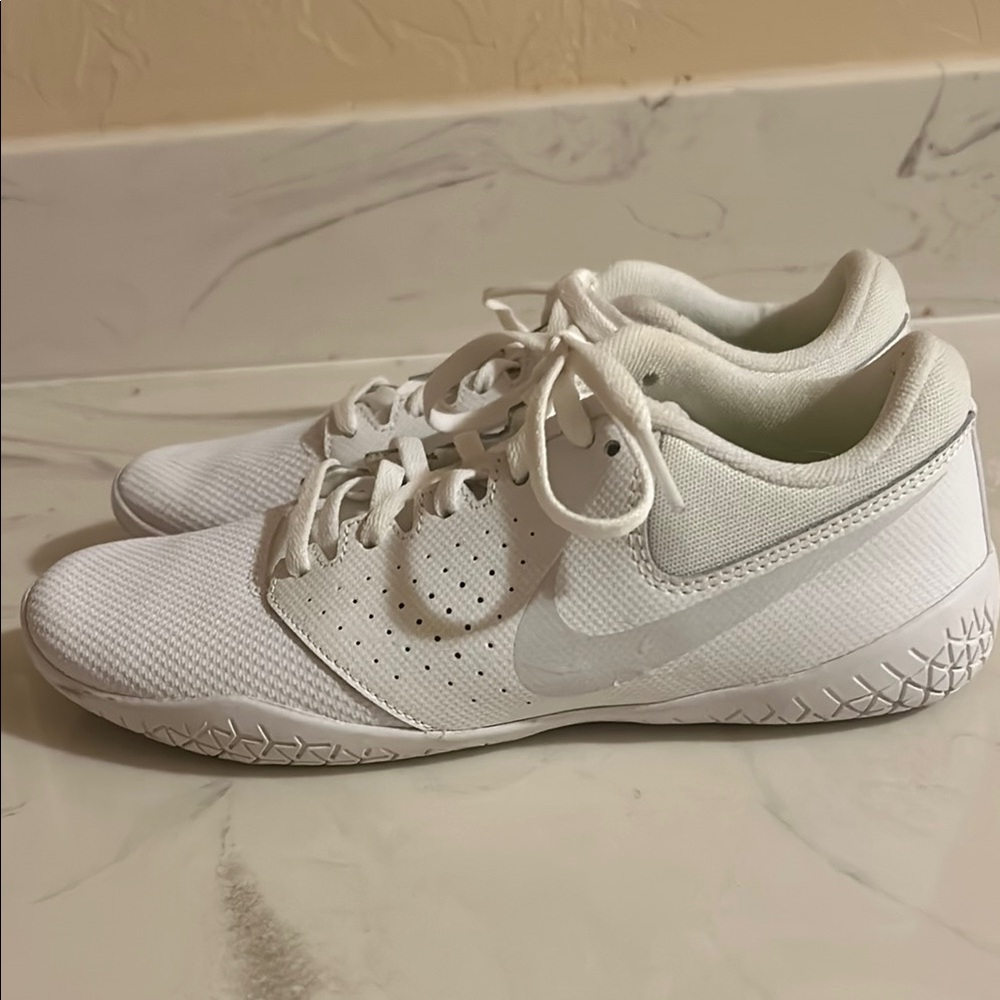 Nike White Sneakers Low-Top Lace-Up